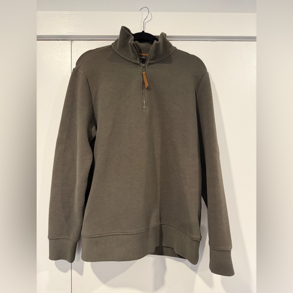 Banana Republic men’s olive green 1/4 zip